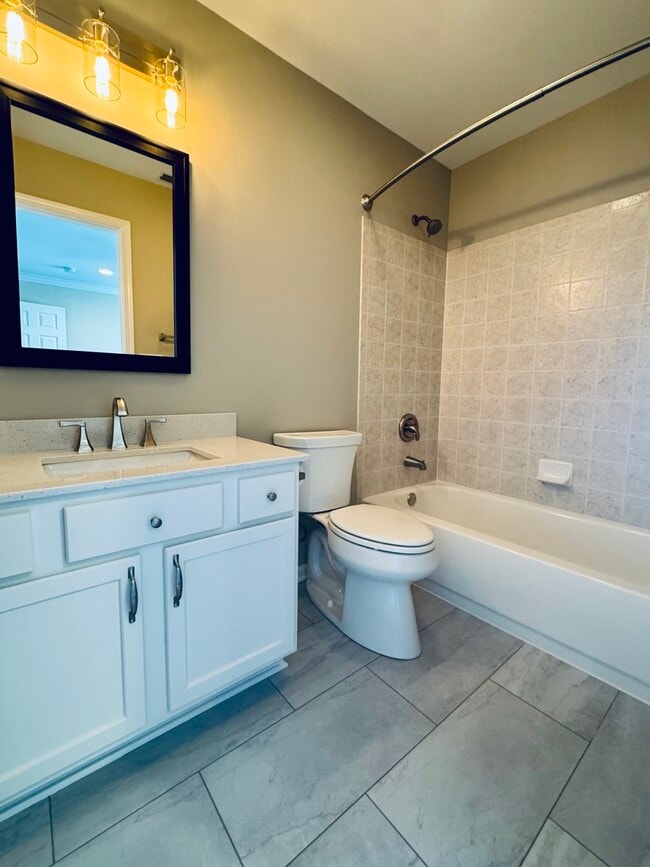 Building Photo - 404 N Patriot Dr