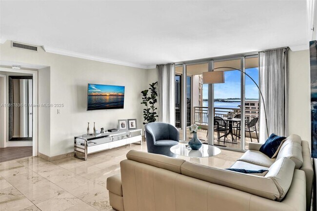 Building Photo - 848 Brickell Key Dr