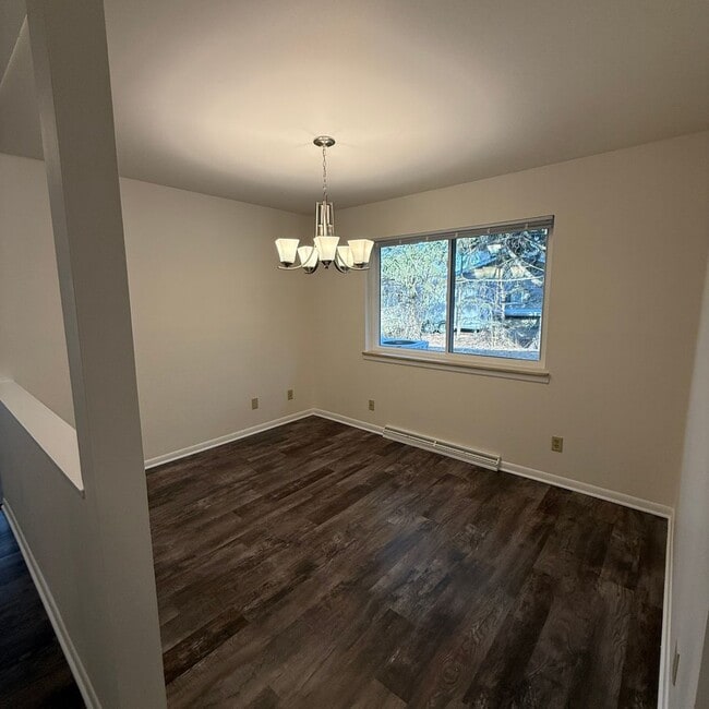 Building Photo - 2239-2239 N Thompson Rd