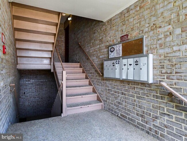 Building Photo - 3319 Huntley Sq Dr