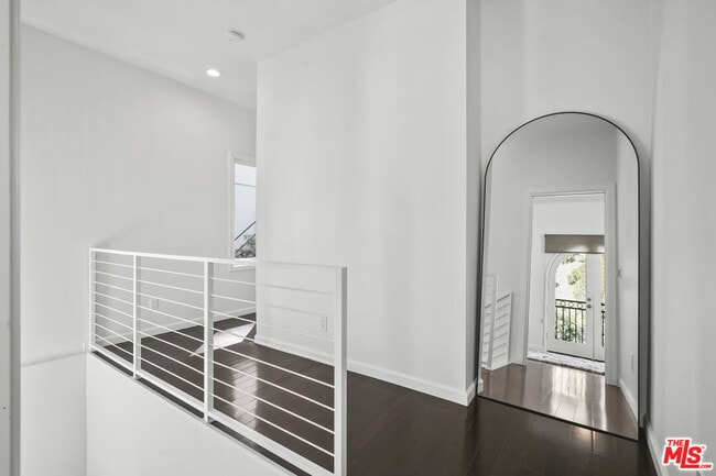 Building Photo - 9842 Portola Dr
