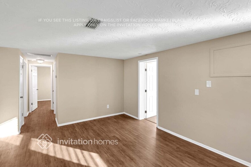 Building Photo - 3910 Beechwood Dr