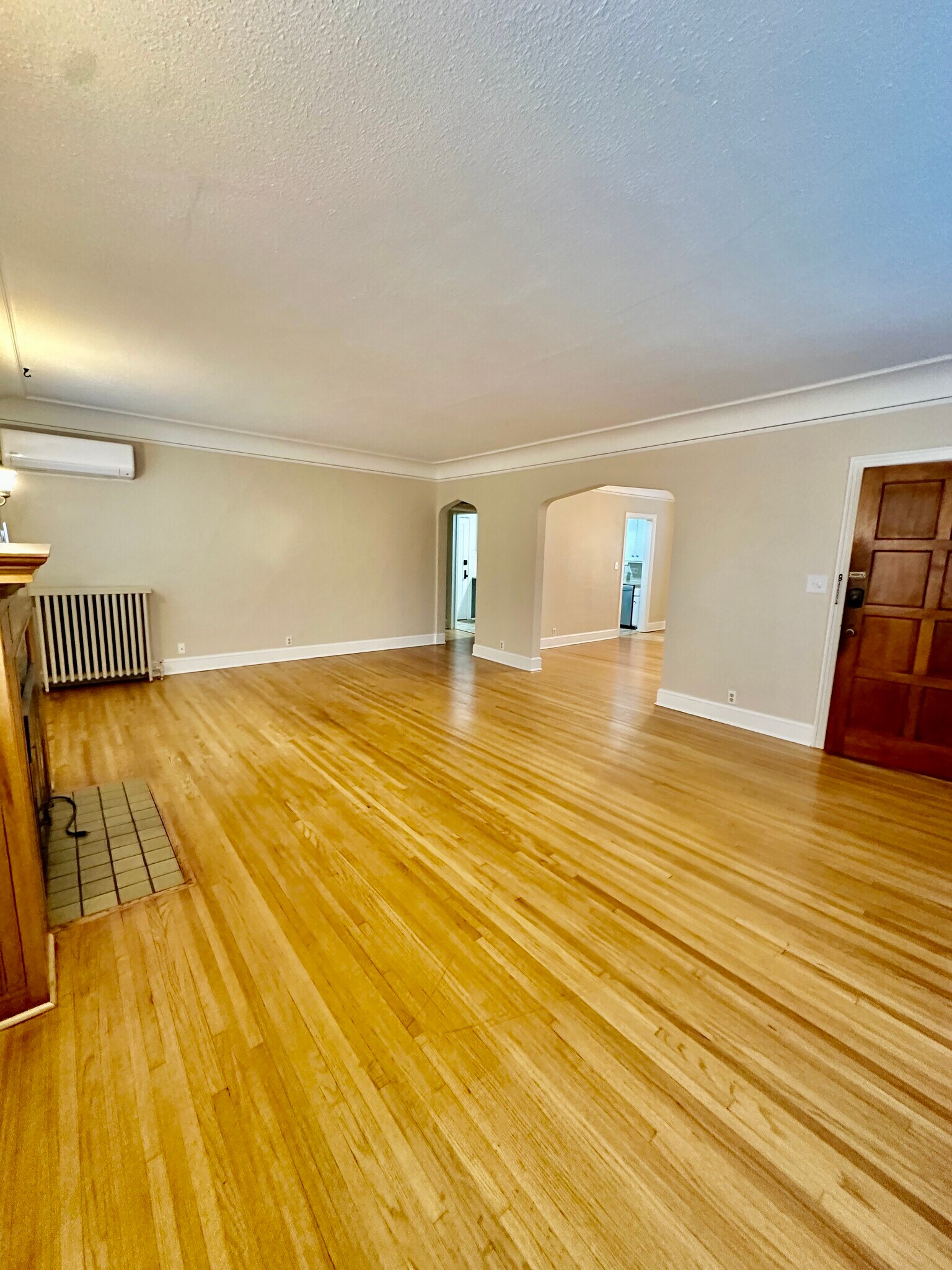 Building Photo - 3540 Irving Ave S