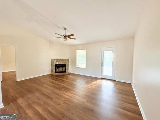 Building Photo - 102 Lake Victoria Dr