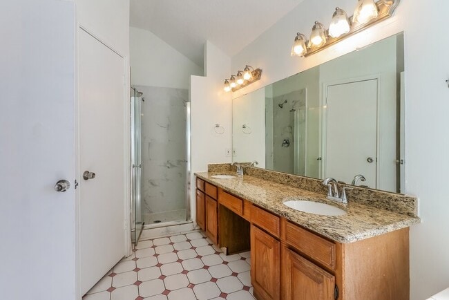 Building Photo - 6018 Fern Hollow Ct