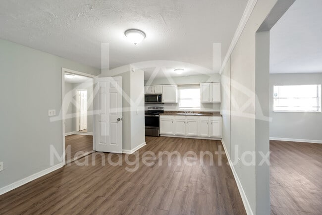 Building Photo - 1586 W 36th St