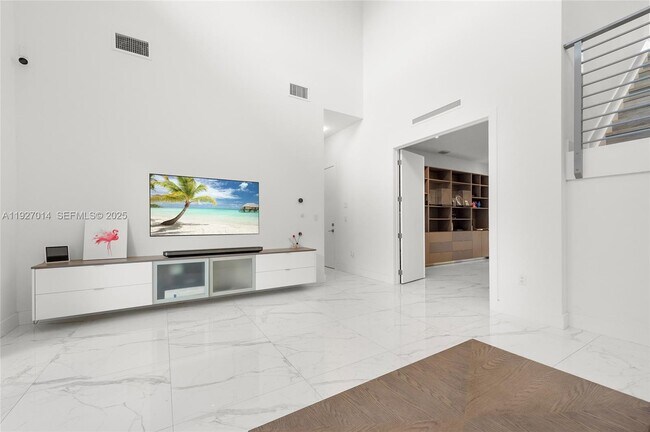 Building Photo - 7455 NW 103rd Pl