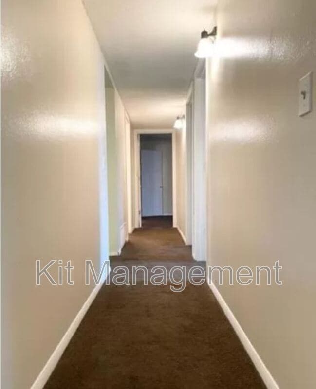 Building Photo - 6201 Garden Rd