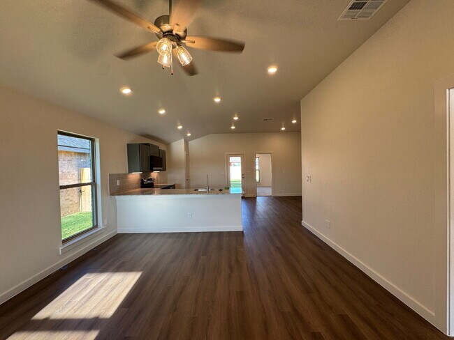 Building Photo - Brand New 3-bedroom 2-bath Home in Burgamy Park!