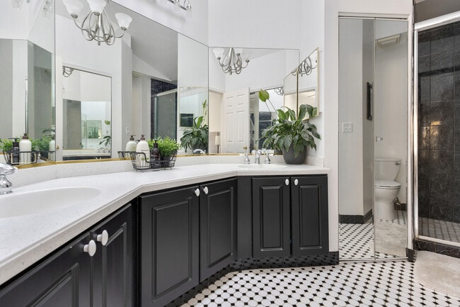 Building Photo - 1437 Whitman Ct