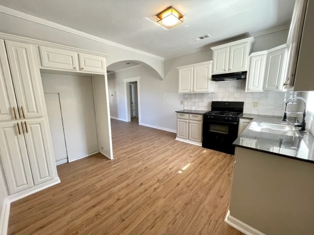 Building Photo - 2608 Bosque Blvd