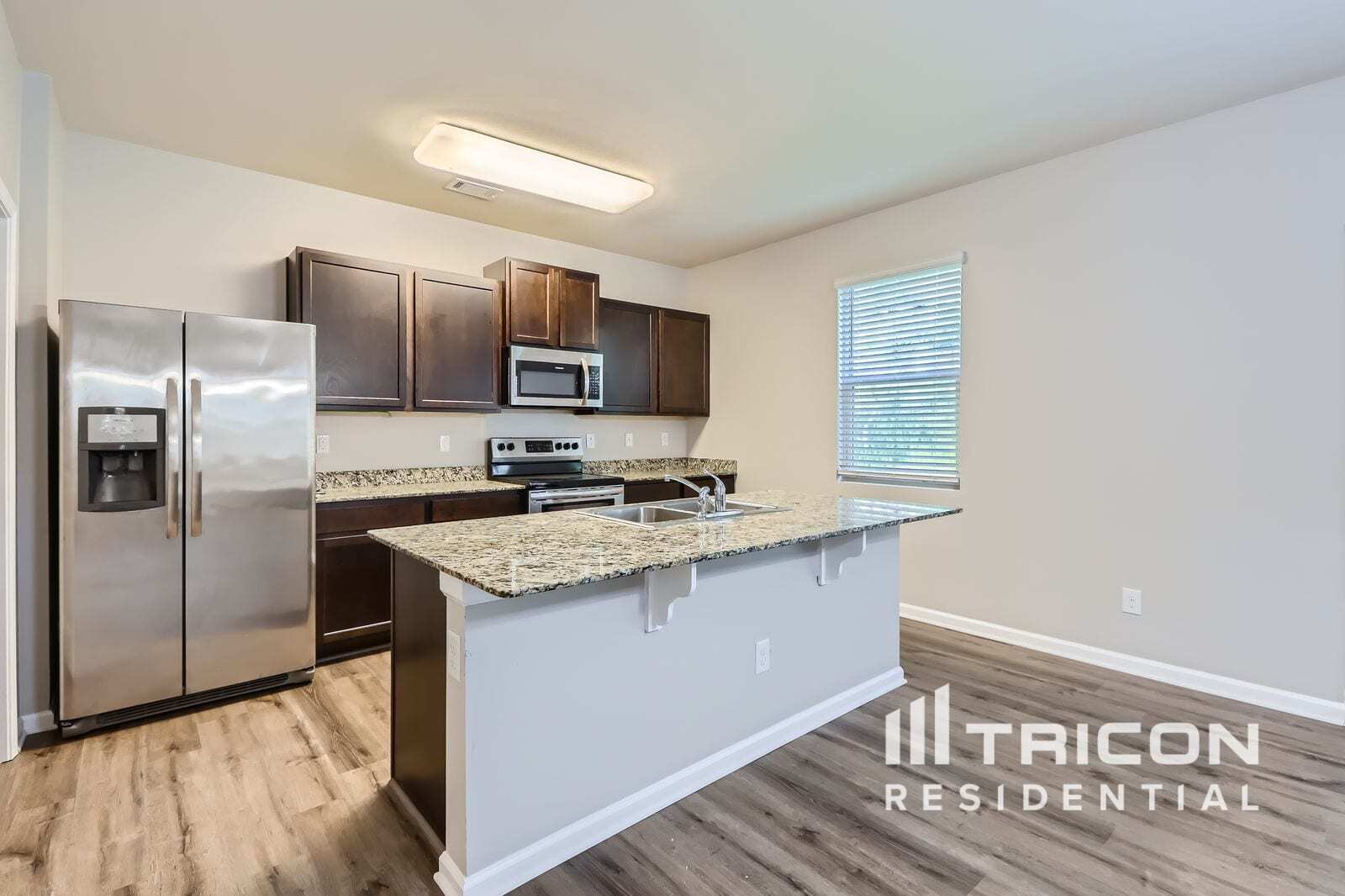 Building Photo - 411 Lake Ridge Ln