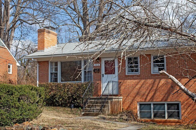 Building Photo - Pet-Friendly Fry's Spring Rental Near UVA