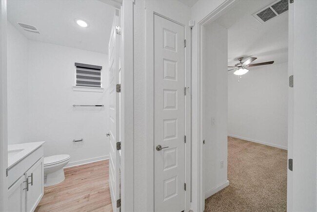 Building Photo - 316 Peace Pipe Way