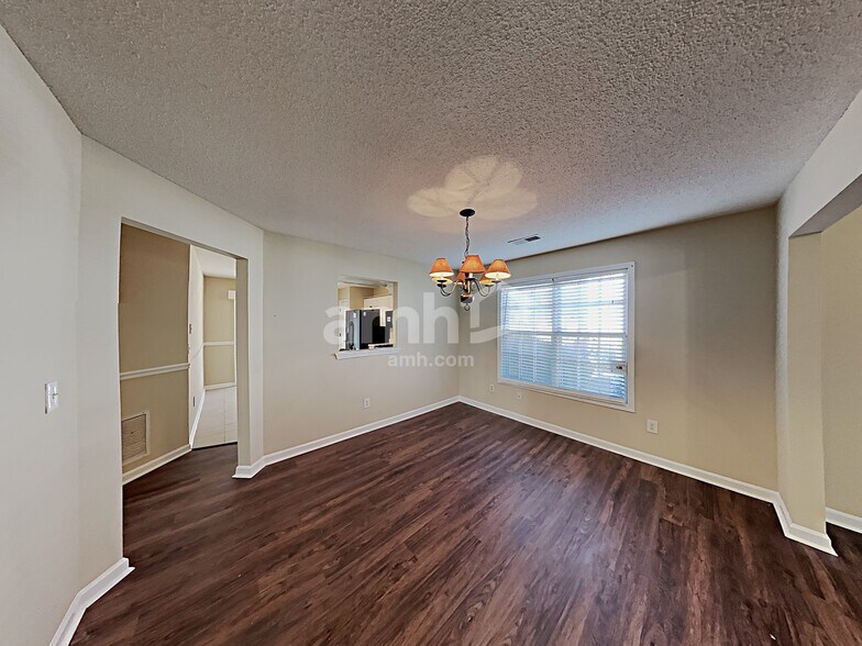 Building Photo - 6638 Shady Ridge Ln