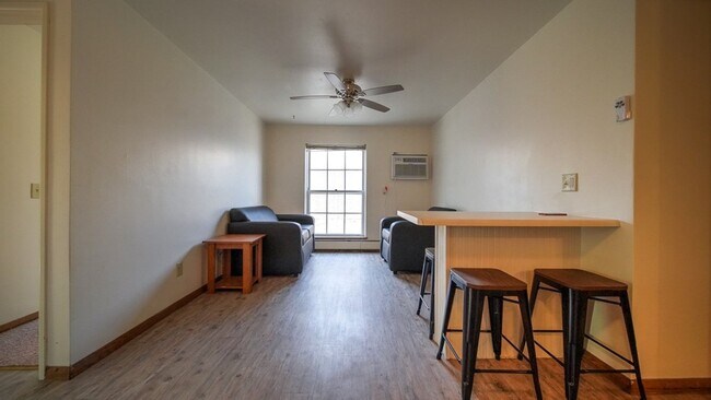 Interior Photo - 228