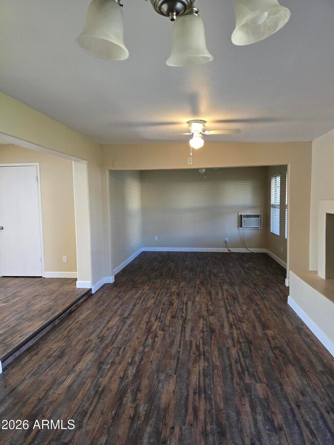 Building Photo - 9002 W Roma Ave