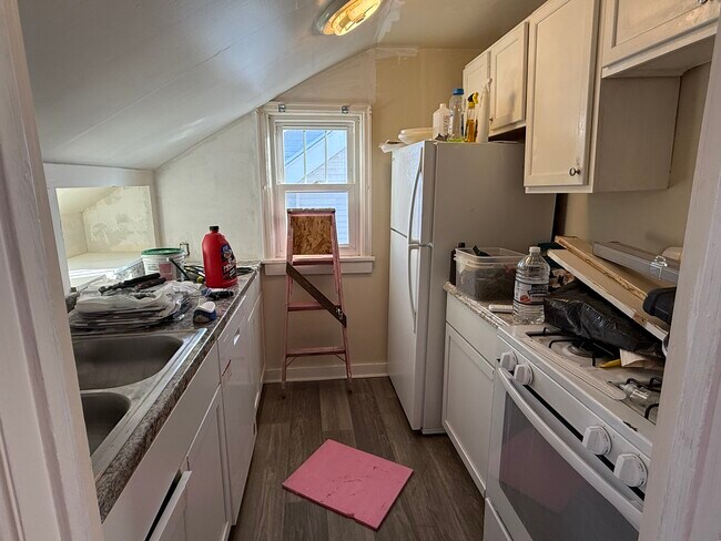 Building Photo - 234 5th Ave N