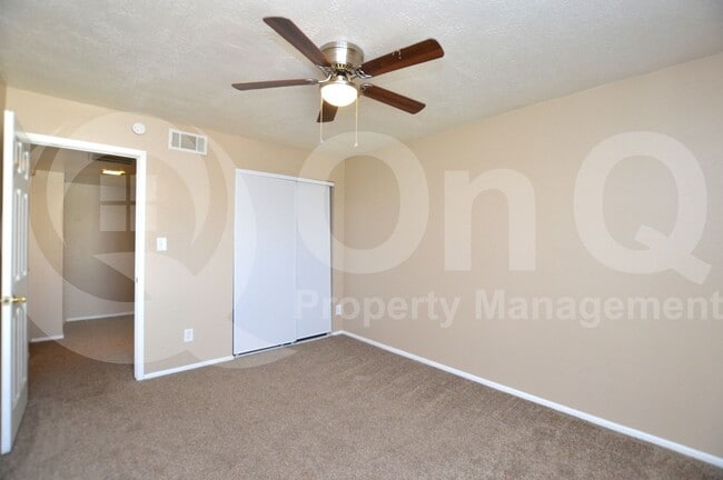 Building Photo - 6052 W Golden Ln