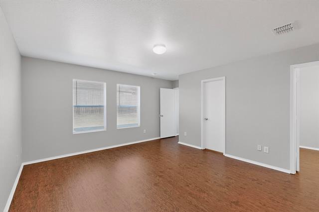 Building Photo - 407 Eisenhower Ln