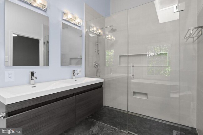 Building Photo - 11300 Fairwind Way
