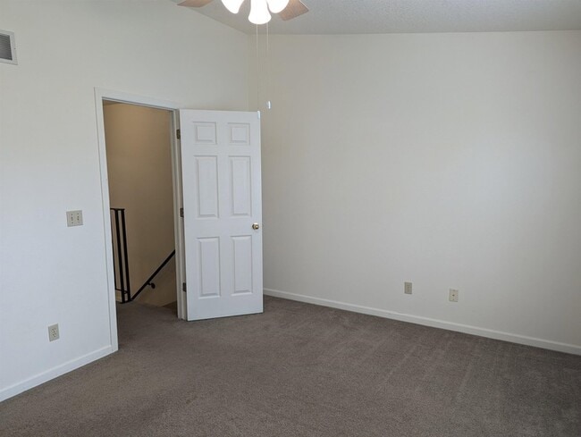 Building Photo - 3122 W Kunkle Blvd