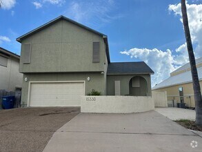 Building Photo - ISLAND LIVING!