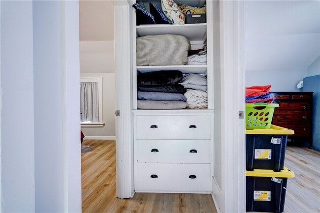 Building Photo - 523 Elmgrove Rd