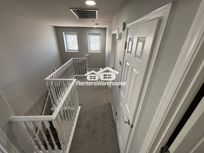 Building Photo - 1933 W Davis Rd