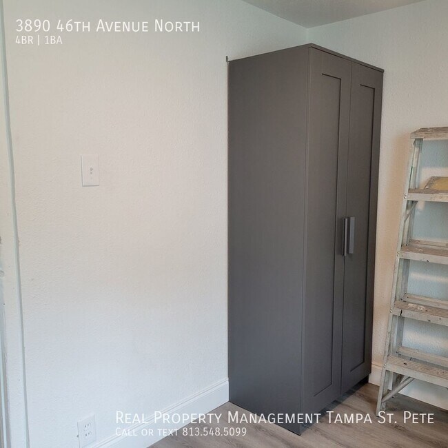 Building Photo - ***THE PERFECT ST PETE REHAB***
