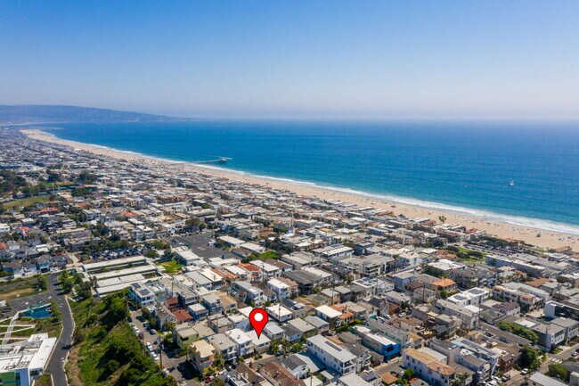 Building Photo - 464 28th St