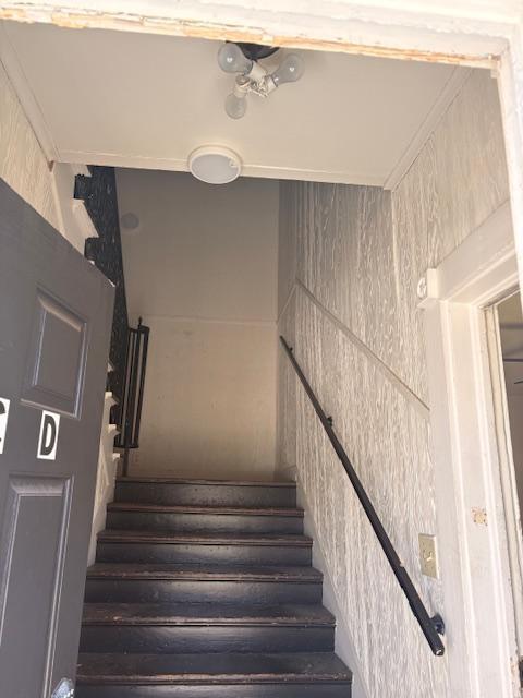 Building Photo - 406 S Fredonia St