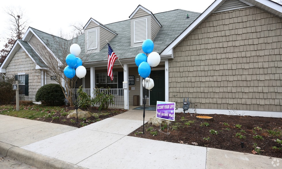 Primary Photo - Mallard Cove Apartments