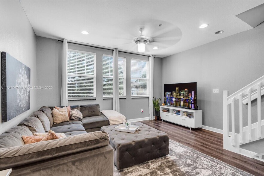 Building Photo - 447 Corte Madera Ln