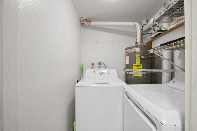 Building Photo - Beautiful 2-Bedroom, 2-Bath Condo in Prime Fullerton Location