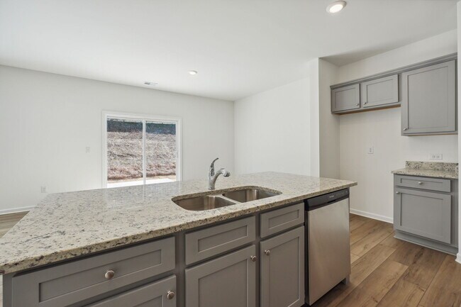 Building Photo - 633 Groover St