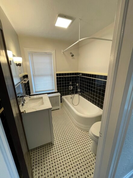 Building Photo - 464 Central Ave