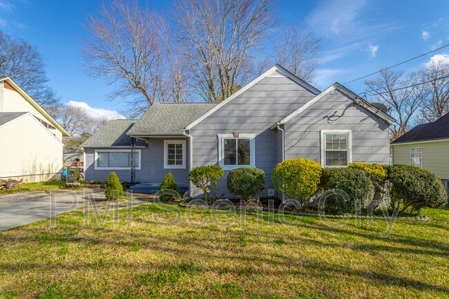 Building Photo - 210 Chickamauga Rd