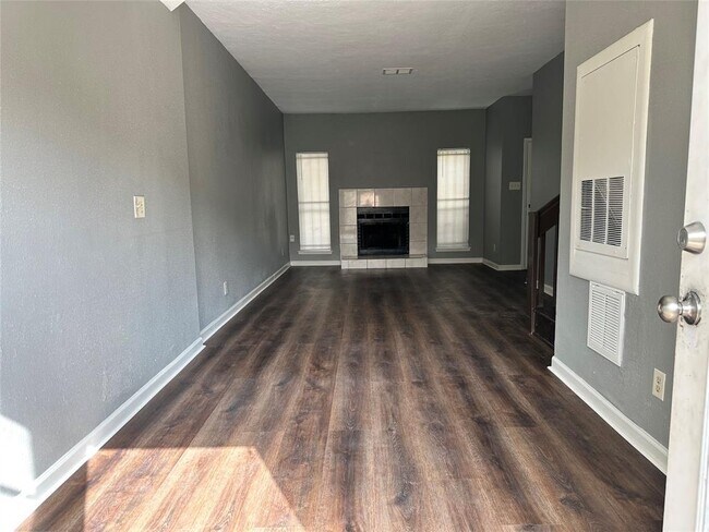 Building Photo - 12400 Brookglade Cir
