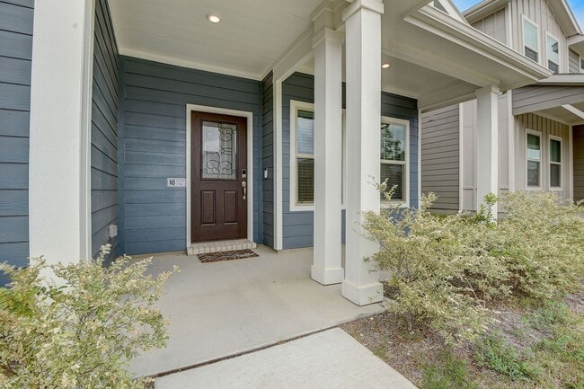 Building Photo - AVAILABLE NOW - Like-New 4-Bedroom Home with Loft & First-Floor Primary | Near Downtown Fort Worth