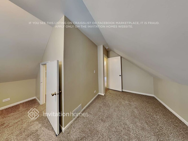 Building Photo - 9206 S 50th Ave
