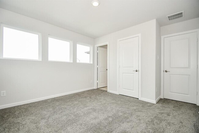 Building Photo - 21835 Erskine Peaks Pl