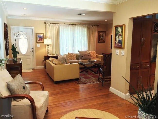 Building Photo - 435 Aledo Ave