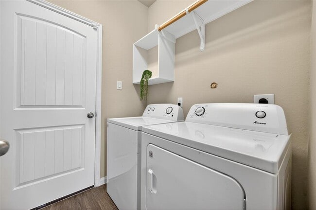 Building Photo - 3843 Briar Water Ct