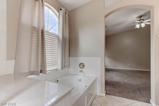 Building Photo - 1460 Dragon Rock Dr