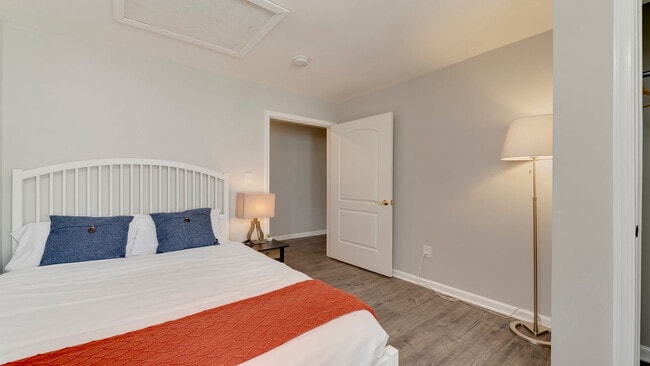 Building Photo - 48 E Reed Ave