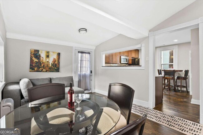 Building Photo - 867 Beecher St SW
