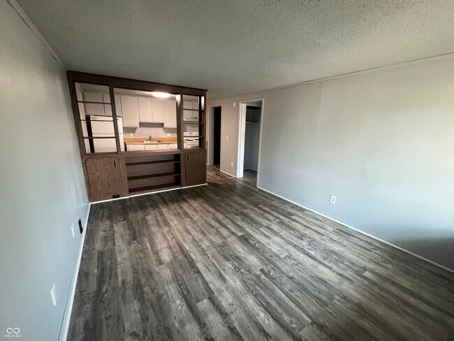 Building Photo - 2000 Indianapolis Rd