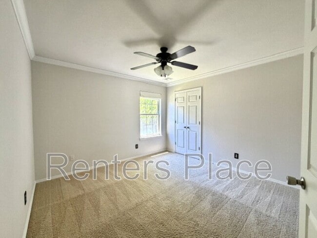 Building Photo - 3004 S Tamarack Ave
