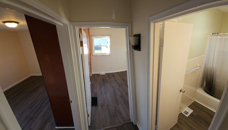 Building Photo - 615 19th St